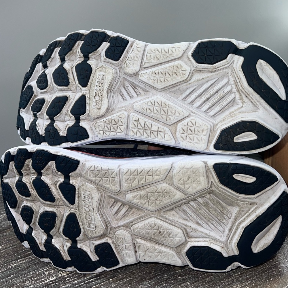 Hoka Orange and blue Clifton 7 (1st pic is a stock photo) - Picture 6 of 8